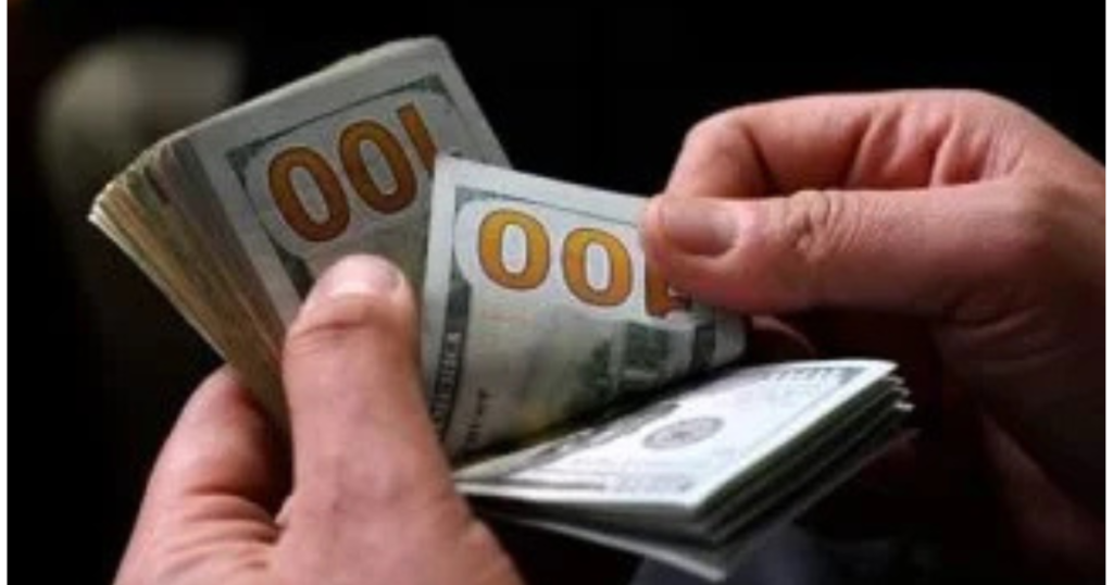 استقرار سعر الدولار مقابل الجنيه المصري في البنك الأهلي المصري وباقي البنوك خلال تعاملات اليوم الثلاثاء