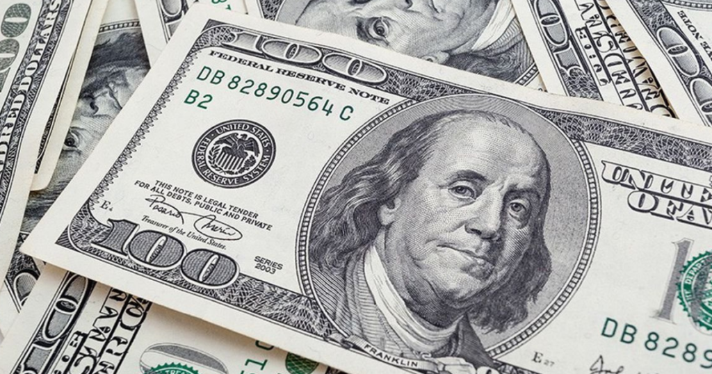 تراجع جماعي لأسعار الدولار والعملات مقابل الجنيه المصري في البنك الأهلي