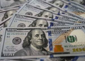استقرار ملحوظ في أسعار الدولار أمام الجنيه المصري خلال التداولات الصباحية
