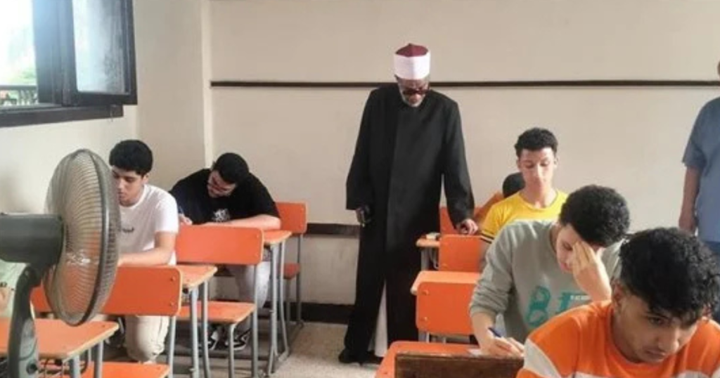 حقيقة تداول امتحان النحو للثانوية الأزهرية علمي وتوضيح رسمي من المعاهد الأزهرية