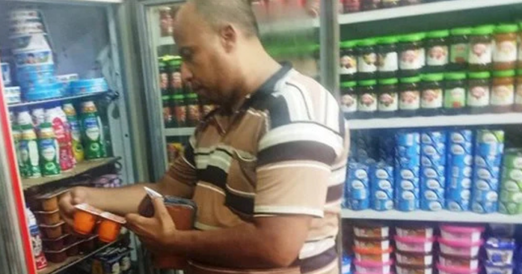 الحملات التموينية في أسوان تنجح في ضبط الأسواق وتحرير عشرات المخالفات