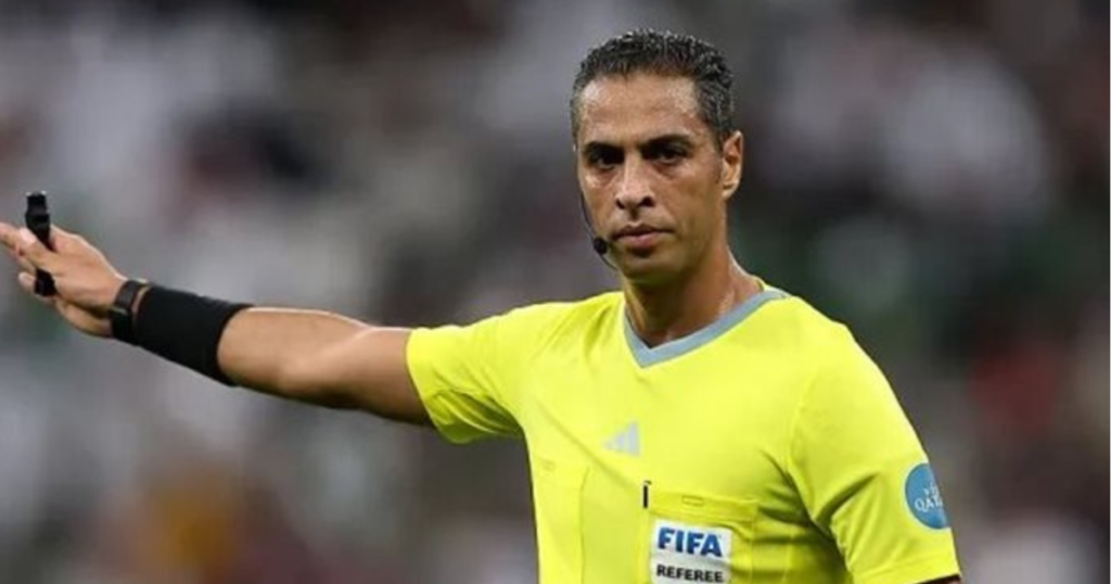 أمين عمر يقود طاقم تحكيم مباراة العراق والنرويج في المونديال