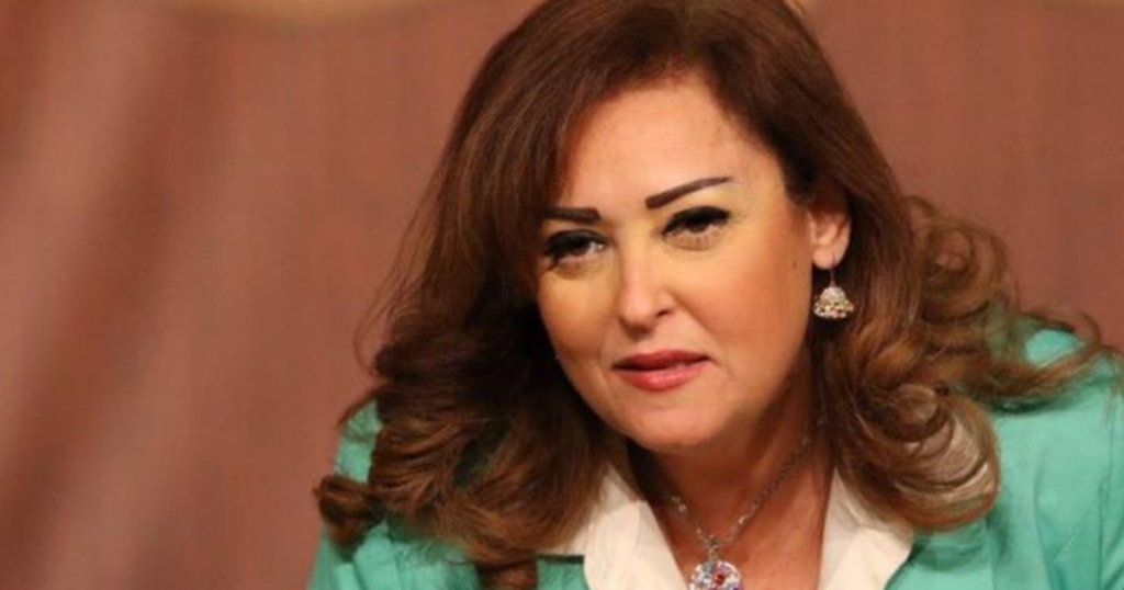 نهال عنبر تكشف تفاصيل نجاتها من حريق سيارتها بالساحل